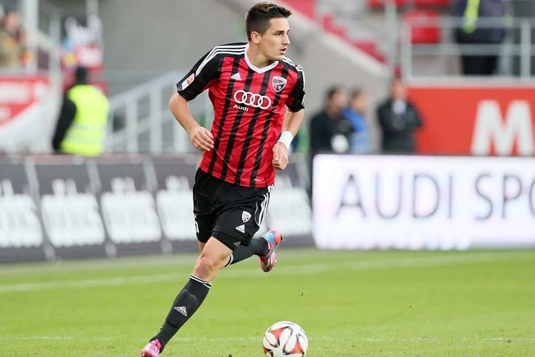 Ingolstadts Verteidiger Benjamin Hübner (li.) und sein Vater Bruno, Sportdirektor bei Eintracht Frankfurt.