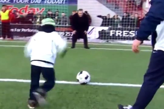 Jay Beatty hat im Januar in Schottland mit überwältigender Mehrheit die Wahl zum "Tor des Monats" gewonnen.