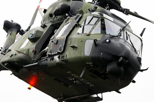 Ein Helikopter des Typs MH90 im Einsatz.