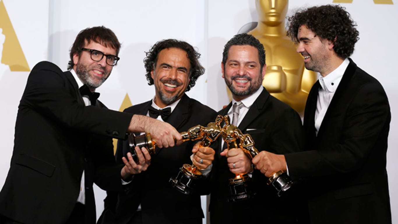 Das "Birdman"-Team: Regisseur und Autor Alejandro González Iñárritu (2.v.li.) und seine Co-Autoren Alexander Dinelaris und Armando Bo und Nicolas Giacobone (v.li.),