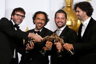 Das "Birdman"-Team: Regisseur und Autor Alejandro González Iñárritu (2.v.li.) und seine Co-Autoren Alexander Dinelaris und Armando Bo und Nicolas Giacobone (v.li.),