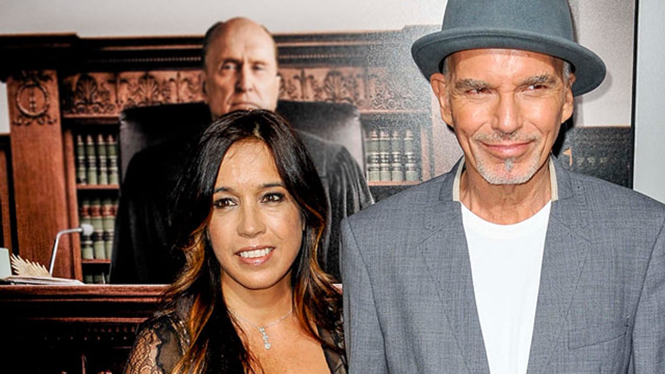 Billy Bob Thornton und seine langjährige Partnerin Connie Angland haben geheiratet.