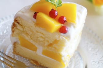 An warmen Sommertagen schmeckt die Mango-Torte besonders erfrischend.