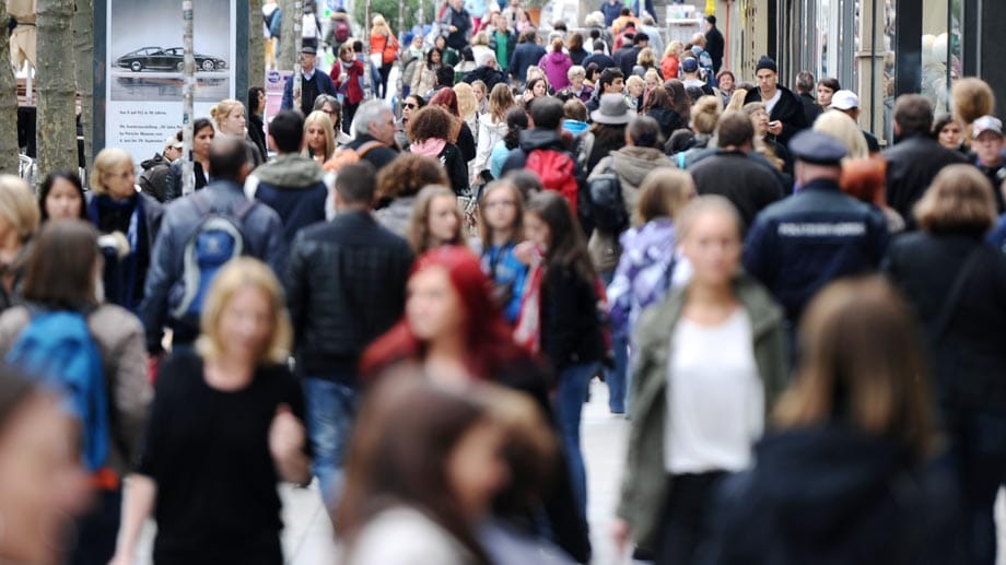 Einer aktuellen Studie zufolge zweifeln die Bürger an der Demokratie und auch am Kapitalismus in Deutschland.