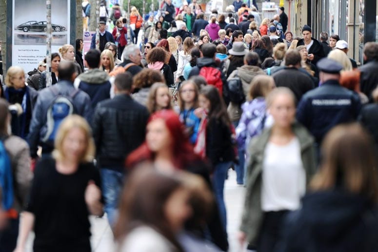 Einer aktuellen Studie zufolge zweifeln die Bürger an der Demokratie und auch am Kapitalismus in Deutschland.