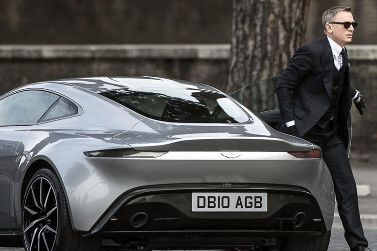 Bond-Dreh in Rom: Das bedeutet nicht nur spektakuläre Szenen sondern auch spektakuläre Autos. Im kommenden Agentenstreifen "Spectre" fährt Daniel Craig alias James Bond einen Aston Martin DB10. Gleich vier seiner Sorte werden beim Dreh in Rom eingesetzt.