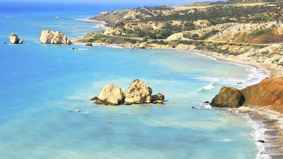 Zypern knackt Anfang April die 20 Grad Marke und im Verlauf des Monates wird es immer wärmer.