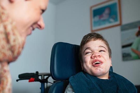 Seltene Erkrankungen: Gian-Luca leidet der Stoffwechselstörung MPS, die zu den so genannten Seltenen Erkrankungen zählt.