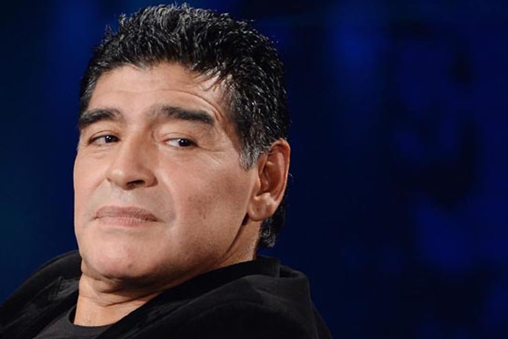 Diego Maradona im alten und neuen Look. (Fotos: dpa/Reuters)