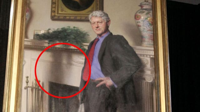 Links neben dem Abbild von Bill Clinton befindet sich der ominöse Schatten.