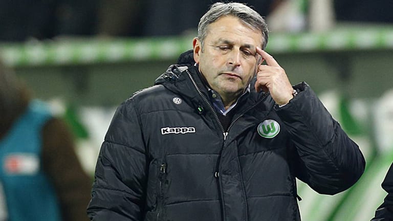 Das ständige Gerede um die Unterstützung der Wolfsburger Fans nervt VfL-Manager Klaus Allofs.