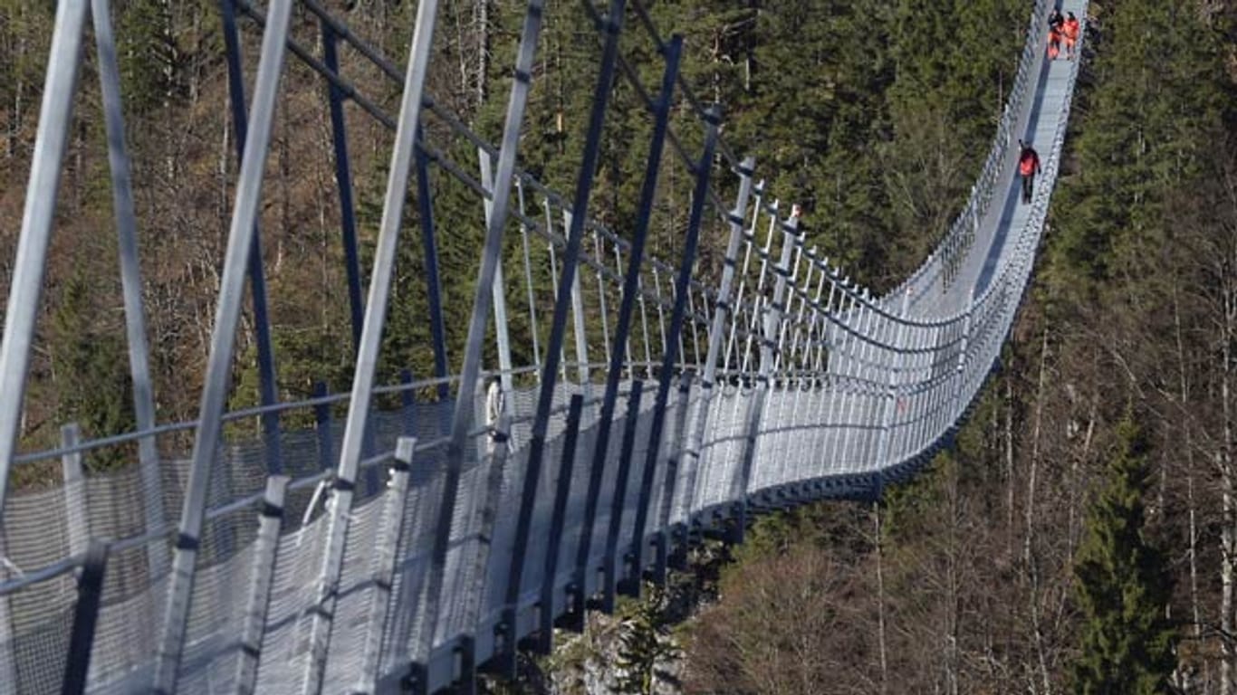 Fußgängerhängebrücke "highline179" bei Reutte in Tirol.
