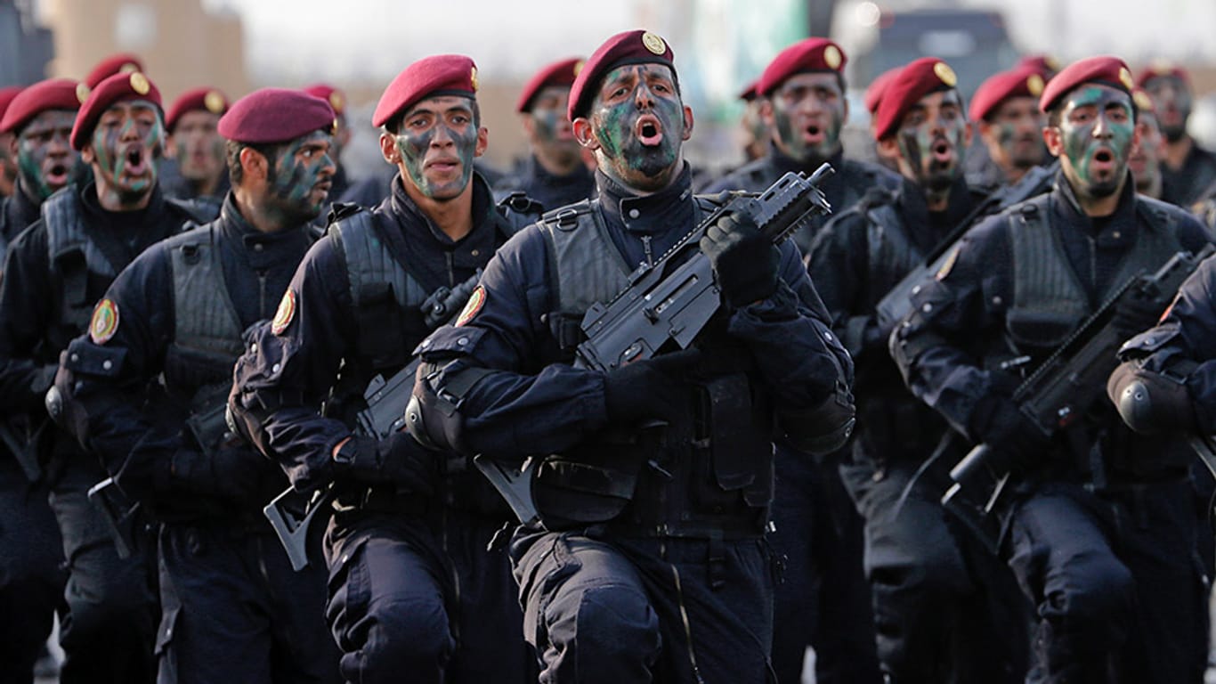 Militärparade in Saudi-Arabien: Das Land importiert jährlich Waffen in Milliardenhöhe.