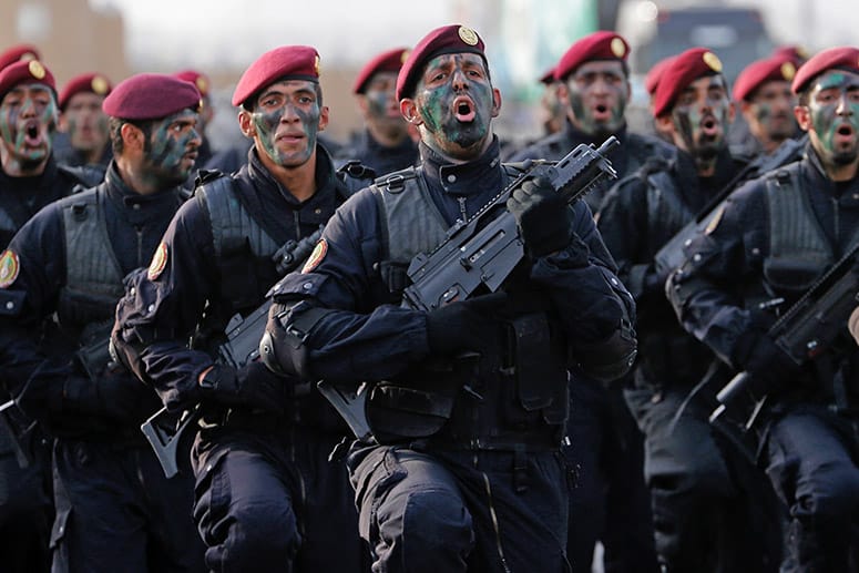 Militärparade in Saudi-Arabien: Das Land importiert jährlich Waffen in Milliardenhöhe.
