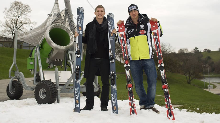 Bastian Schweinsteiger (li.) und Felix Neureuther 2010 im Münchner Olympiapark.