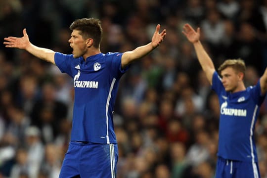 Klaas-Jan Huntelaar (vorne) und Co. ärgern sich über das Ausscheiden gegen Real Madrid.