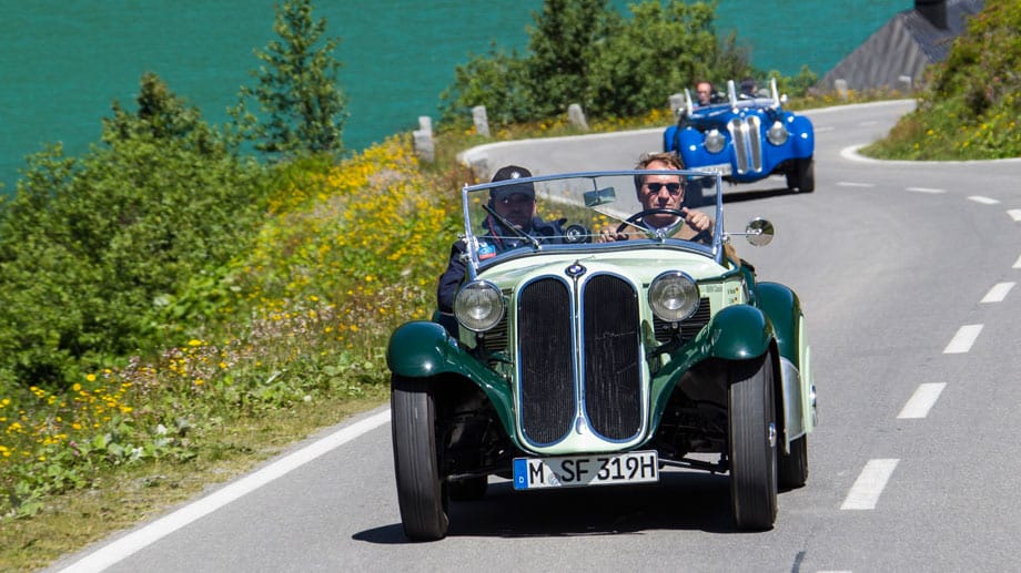 Vorkriegs-Oldtimer wie der BMW 319/1 Sport sind gern gesehene Rallye-Teilnehmer.