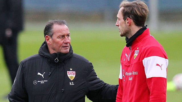 Georg Niedermeier (re.) hält zum VfB-Trainer Huub Stevens.
