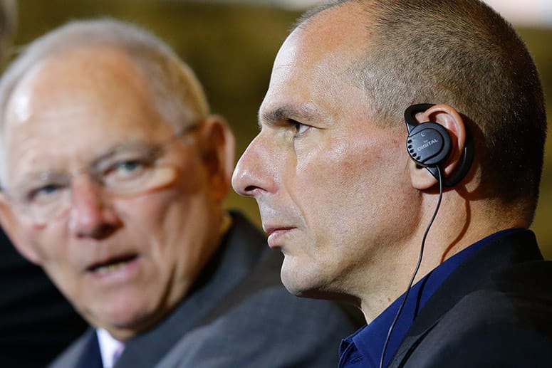 Griechenlands Finanzminister Gianis Varoufakis fühlt sich von seinem deutschen Amtskollegen Wolfgang Schäuble beleidigt.