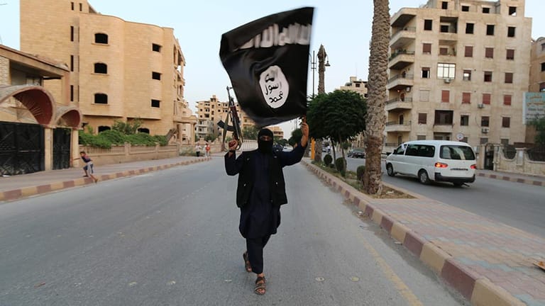 IS-Anhänger in Rakka: Ein Richter hat es mit der Scharia übetrieben.