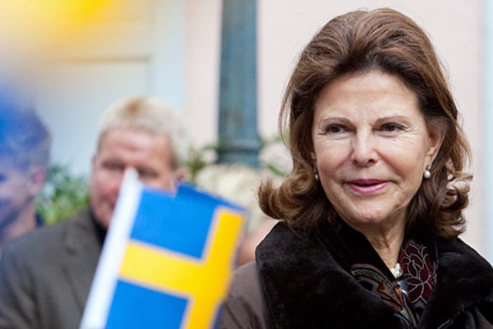 Königin Silvia von Schweden ist beim Skifahren gestürzt und hat sich verletzt.