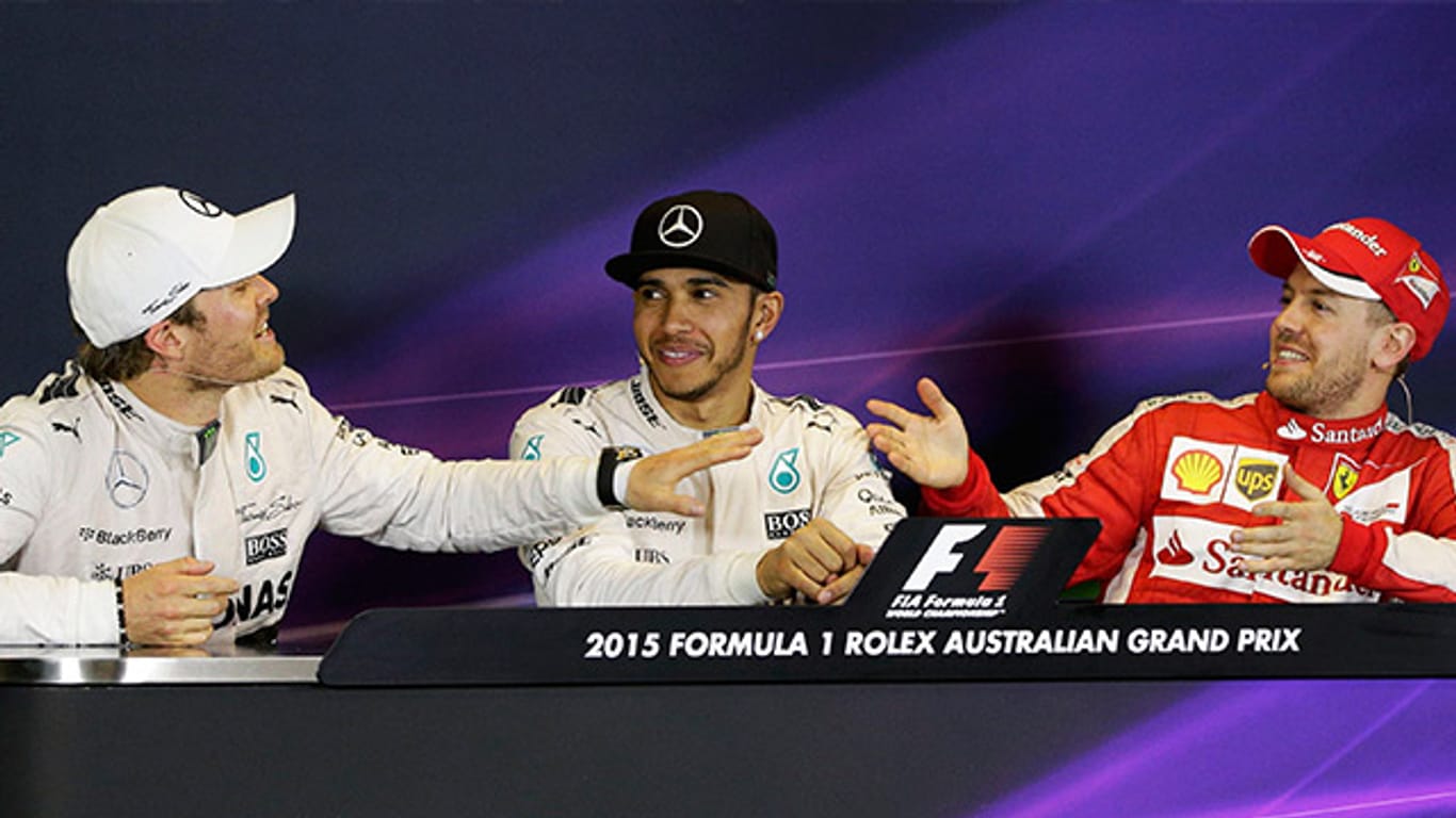 Sebastian Vettel gibt sich in der Pressekonferenz der Sieger schlagfertig.
