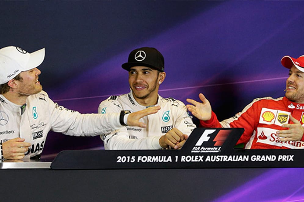 Sebastian Vettel gibt sich in der Pressekonferenz der Sieger schlagfertig.