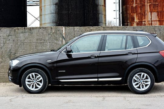 Braun und braun gesellt sich gern: BMW X3 28ixDrive.