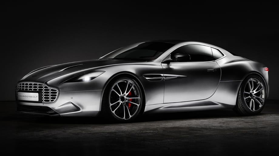 Designer Henrik Fisker hat einst die moderne Design-DNA von Aston Martin entwickelt. Nun rüstete er den Vanquish noch einmal auf. Heraus kam der Fisker Thunderbolt.