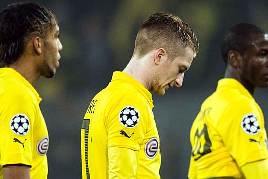 Ratlose Blicke und hängende Köpfe: Die BVB-Stars Pierre-Emerick Aubameyang, Marco Reus und Adrian Ramos (v.li.) schleichen nach der Pleite gegen Juventus Turin vom Platz.