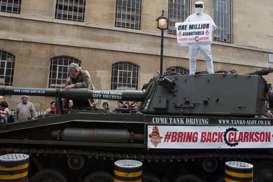 Ungewöhnlicher Abschluss der Petition zugunsten von "Top Gear"-Moderator Jeremy Clarkson.