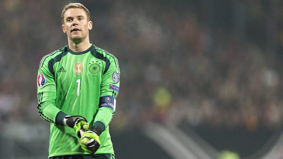 Welttorhüter Manuel Neuer muss für das spiel gegen Australien passen.