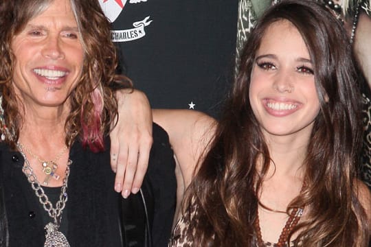 Chelsea Tyler ist die Tochter von Steven Tyler und dessen zweiter Ehefrau Teresa Barrick.