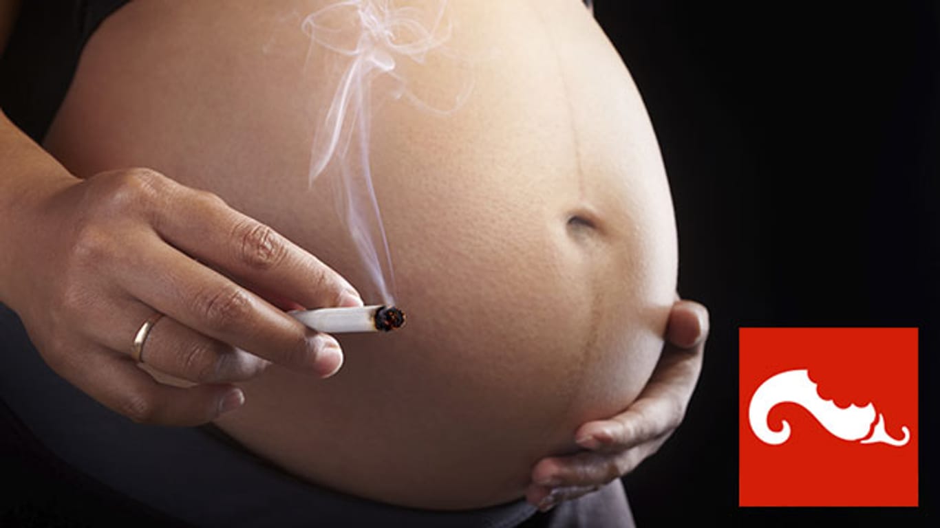 Trotz hoher Risiken, greifen viele Frauen während der Schwangerschaft zur Zigarette.