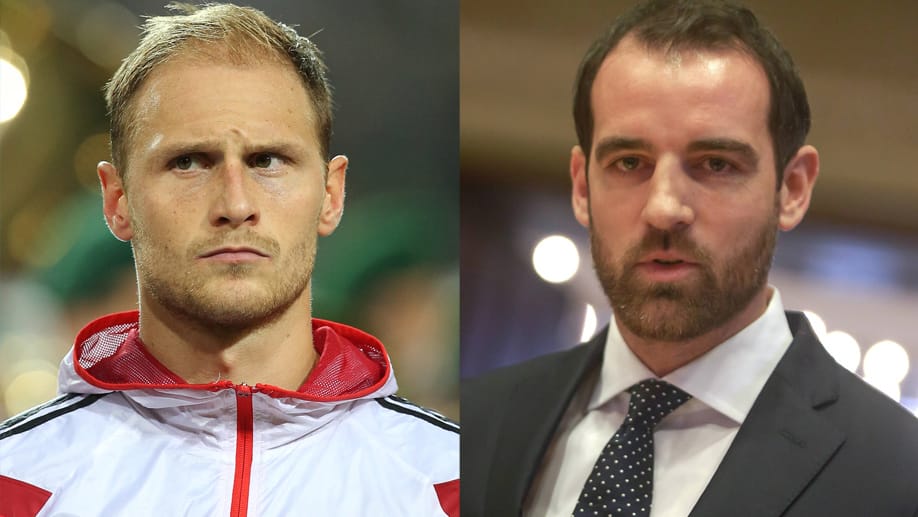 Die beiden Fußballspieler Benedikt Höwedes und Christoph Metzelder wurden in Haltern am See geboren. Die beiden Fußballspieler Benedikt Höwedes und Christoph Metzelder wurden in Haltern am See geboren.