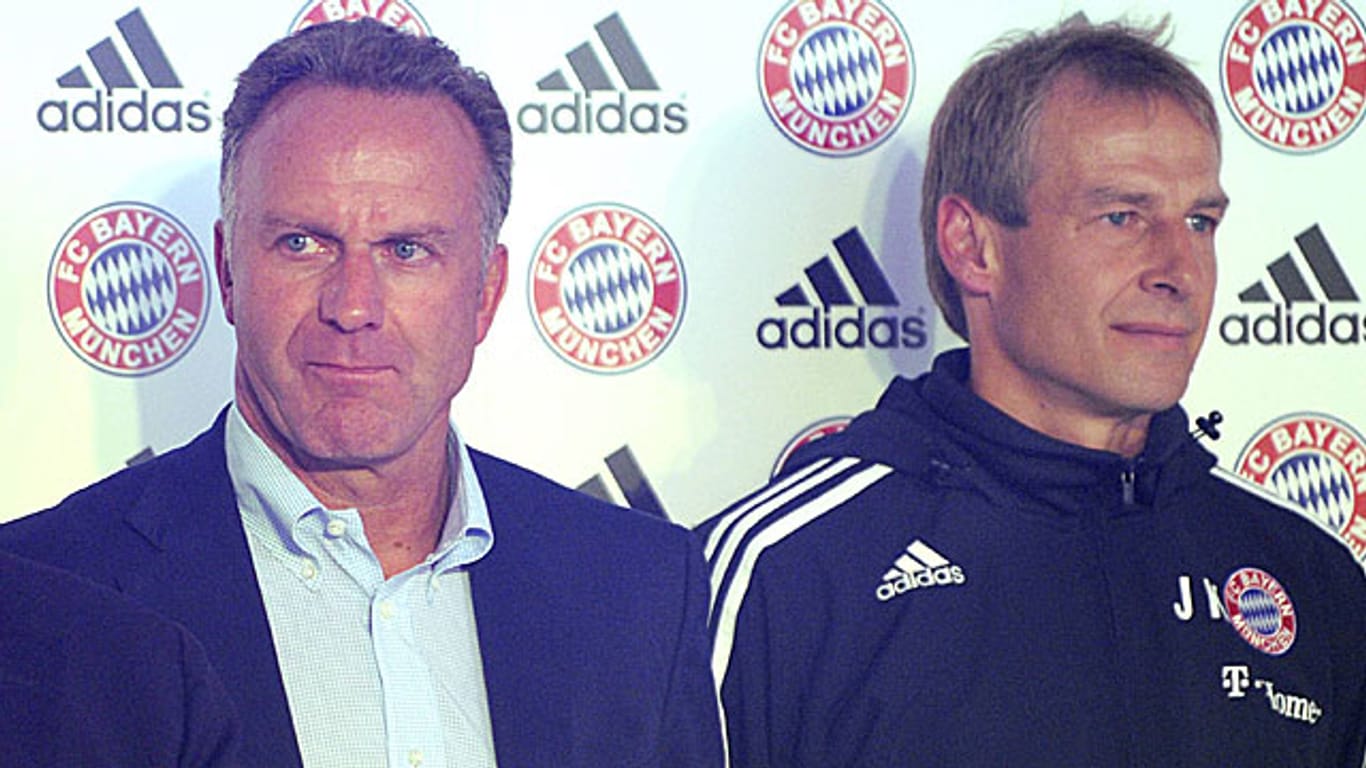 Karl-Heinz Rummenigge und Jürgen Klinsmann bei dessen Vorstellung im Jahr 2008.