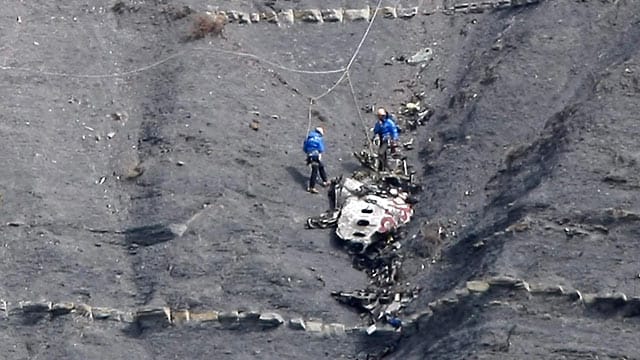 Im Bergmassiv der Trois Evêchés in den französischen Alpen suchen Ermittler seit einer Woche den Chip mit den Daten zu Flug 4U 9525.