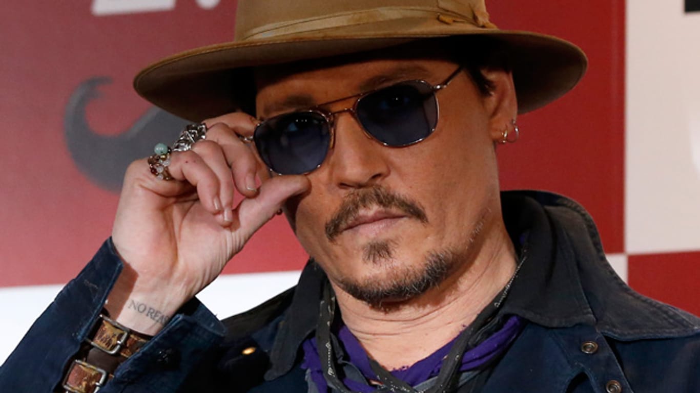 Johnny Depp: Handverletzung verzögert den Dreh zum fünften "Fluch der Karibik"-Teil.
