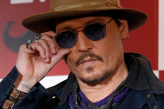 Johnny Depp: Handverletzung verzögert den Dreh zum fünften "Fluch der Karibik"-Teil.