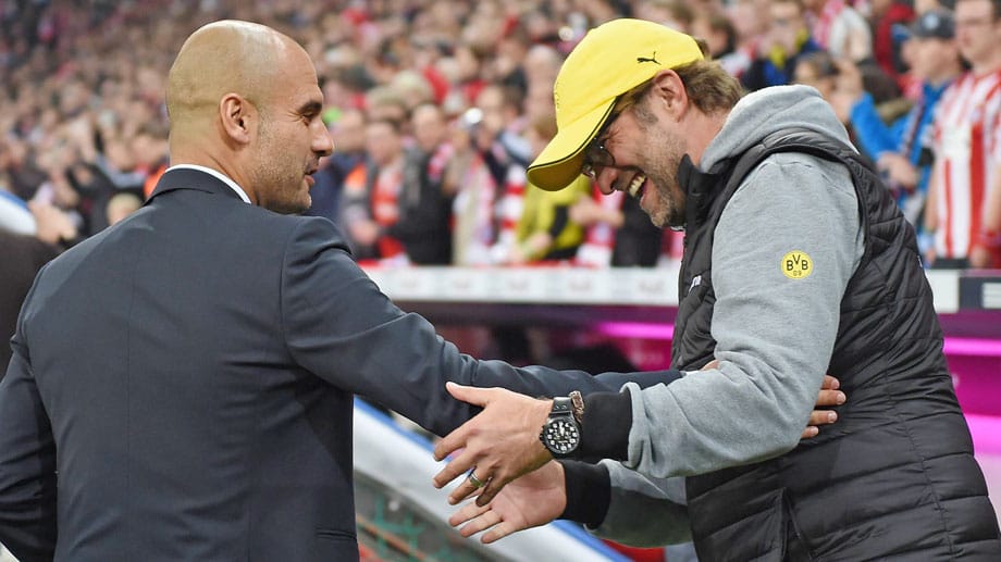 Bayern-Coach Pep Guardiola (li.) und BVB-Trainer Jürgen Klopp spielen beim Gehalt in einer eigenen Liga.