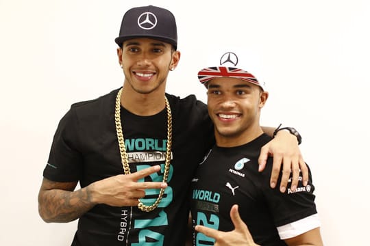 Formel-1- Weltmeister Lewis Hamilton (li.) und sein Bruder Nicolas