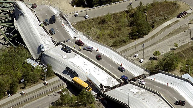 Die 2007 eingestürzte Mississippi-Brücke in Minneapolis, Minnesota.