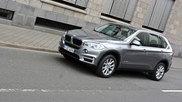 Hinter dem X6 das längste BMW-SUV: der BMW X5 misst 4,87 Meter und ist damit einen Tick kürzer als der X6.