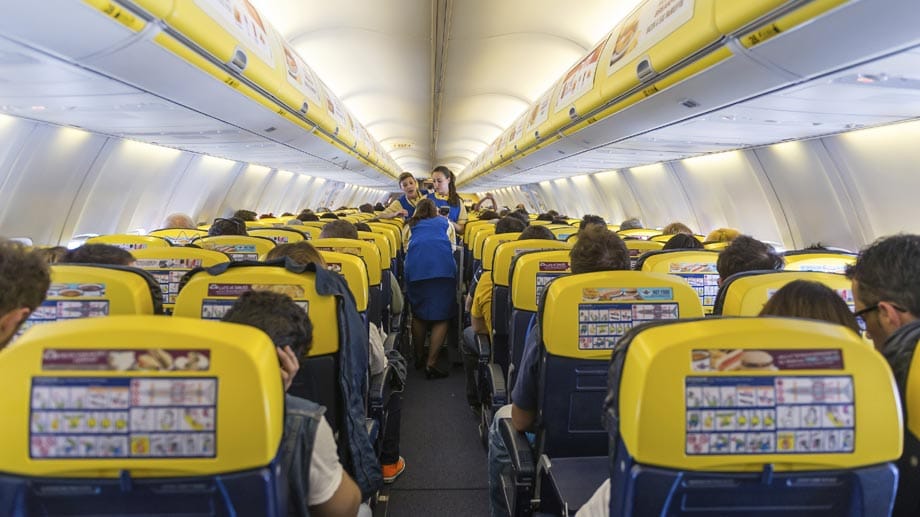 Nur noch Softdrinks: Ryanair verbietet auf einer Strecke Alkohol an Bord.