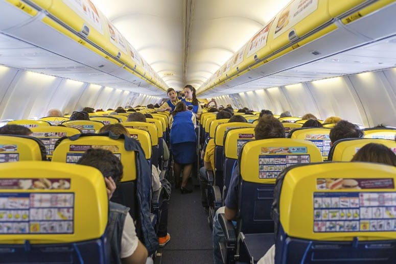 Nur noch Softdrinks: Ryanair verbietet auf einer Strecke Alkohol an Bord.