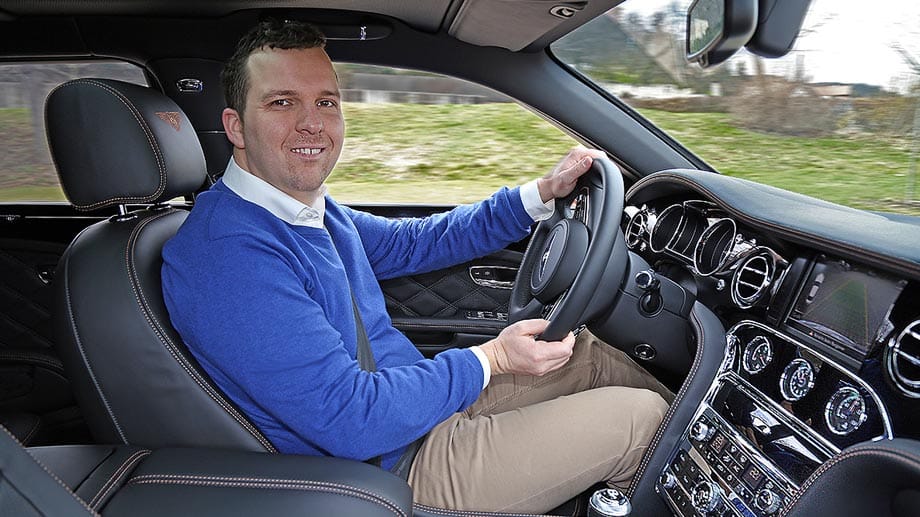 Chauffieren oder Chauffiert werden? wanted.de-Autor Christian Sauer testete im Bentley Mulsanne Speed beide reizvollen Möglichkeiten: "Die Entscheidung fällt schwer, denn er ist vielseitiger als die Konkurrenz von Rolls-Royce."