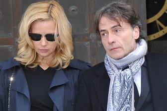 Auch Dietls langjährige Partnerin Veronica Ferres und "Zeit"-Chefredakteur Giovanni di Lorenzo waren unter den Trauergästen.