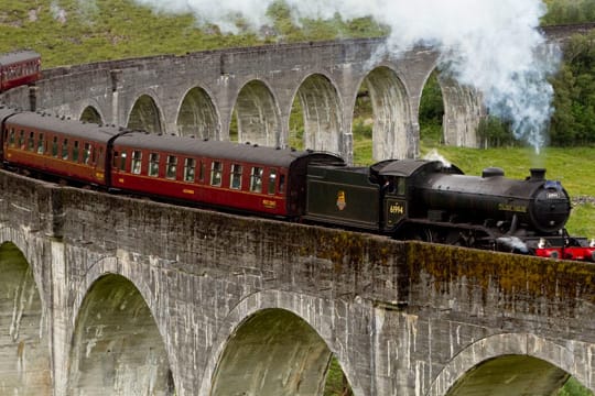 Der Jacobite auf seiner Nostalgiefahrt durch Schottland.