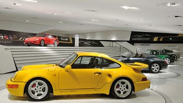 Bereits seit 1986 kümmert sich Porsche Exclusive um ganz besondere Kundenwünsche – zum 25. Jubiläum im Jahr 2011 gab es sogar eine Sonderausstellung im Porsche Museum.