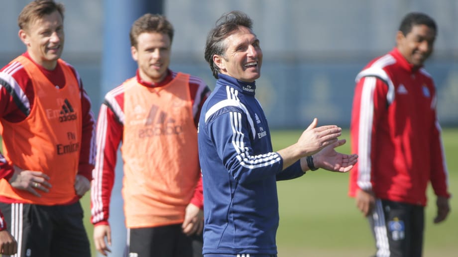 Bruno Labbadia leitete bereits die erste Trainingseinheit beim HSV.